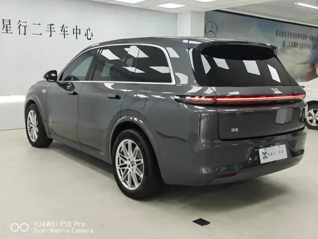 Li Auto L8 — Фото автомобиля 8