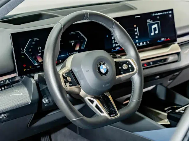 BMW 5 Series — Фото автомобиля 12