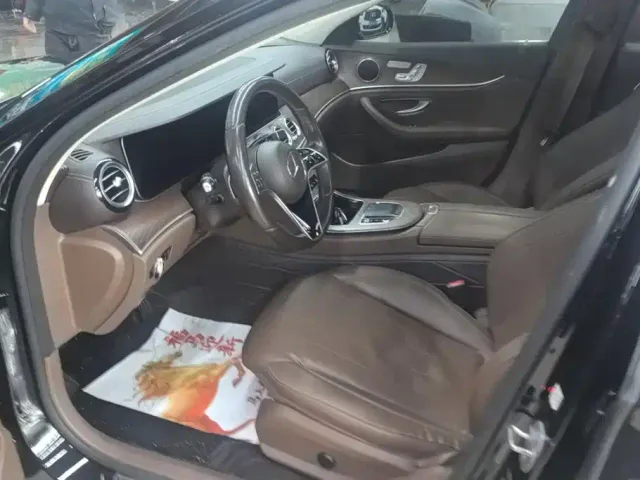 Mercedes-Benz E-Class — Фото автомобиля 9