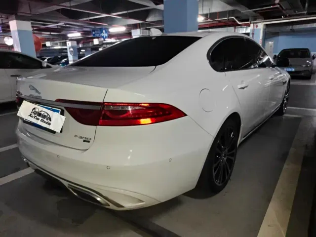 Jaguar XFL — Фото автомобиля 10