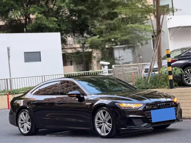 Audi A7L — Фото автомобиля 2