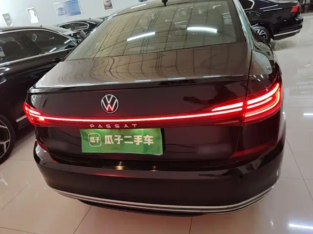 Volkswagen Passat — Фото автомобиля 5