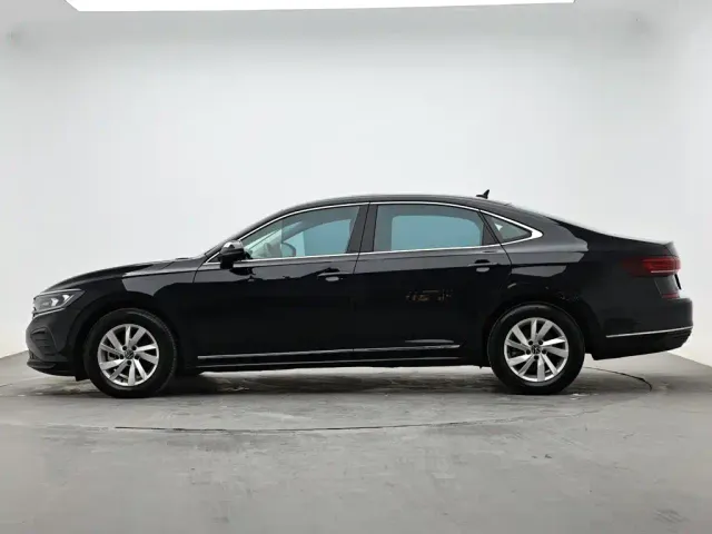 Volkswagen Passat — Фото автомобиля 5