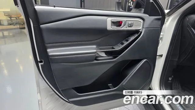Ford Explorer Explorer 6 поколение 3.0 Platinum 4WD — Фото автомобиля 20