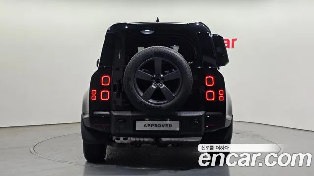 Land Rover Defender — Фото автомобиля 6