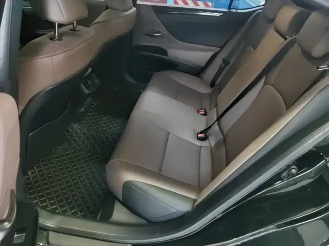 Lexus ES — Фото автомобиля 16