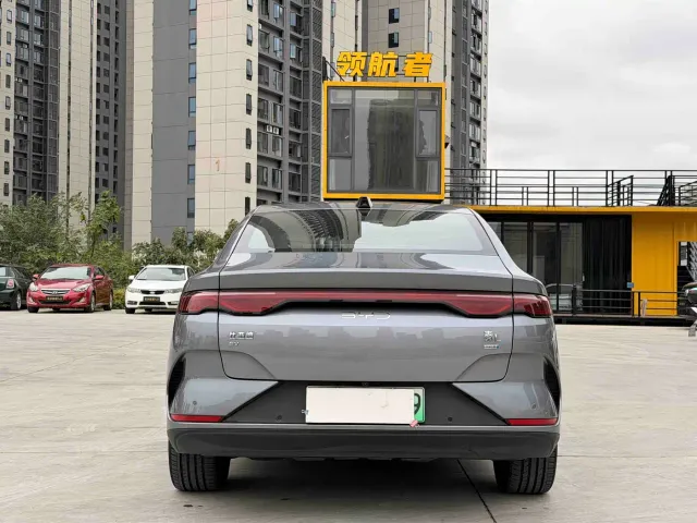 BYD Qin L — Фото автомобиля 5