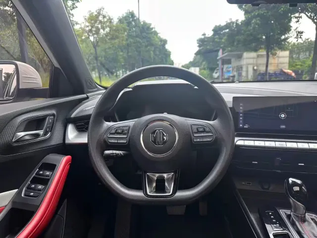 MG MG5 2021 Model 180DVVT CVT Youth Luxury Edition — Фото автомобиля 4