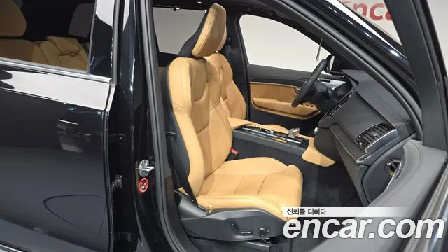 Volvo XC90 — Фото автомобиля 16