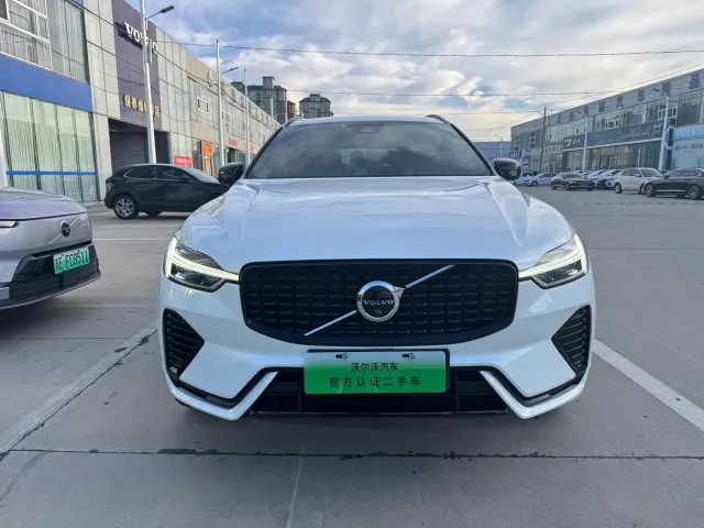 Volvo XC60 — Фото автомобиля 2