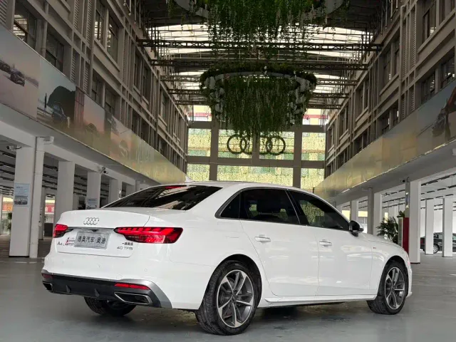 Audi A4L — Фото автомобиля 8