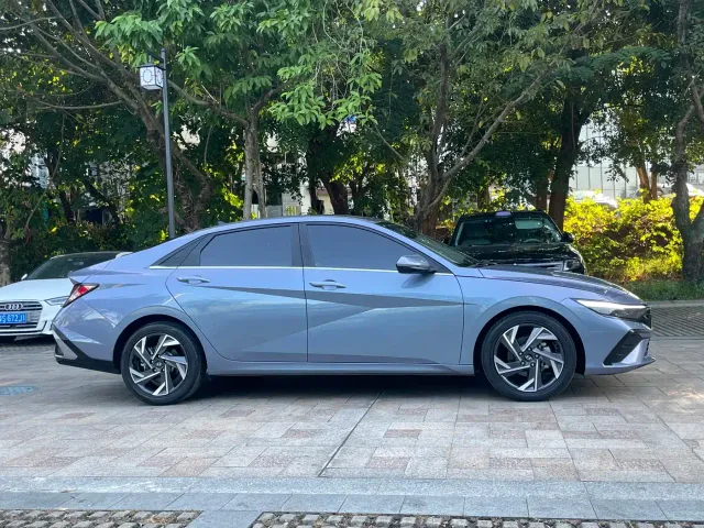 Hyundai Elantra — Фото автомобиля 2
