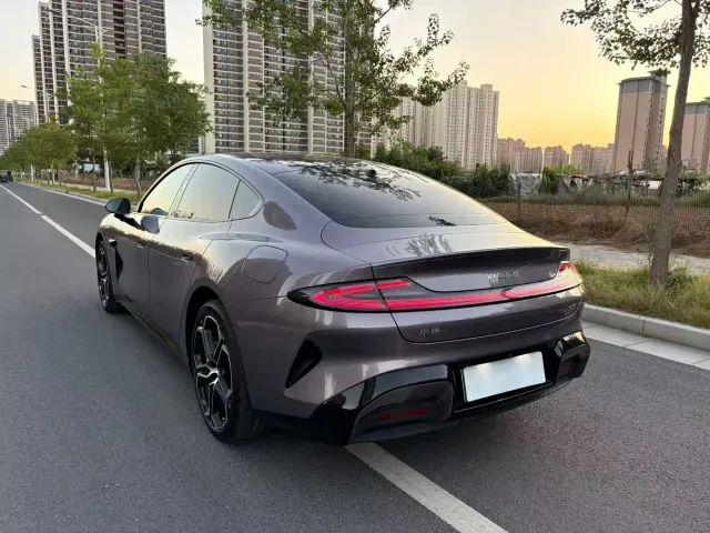 Xiaomi SU7 — Фото автомобиля 7