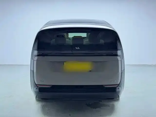 Li Auto MEGA — Фото автомобиля 4