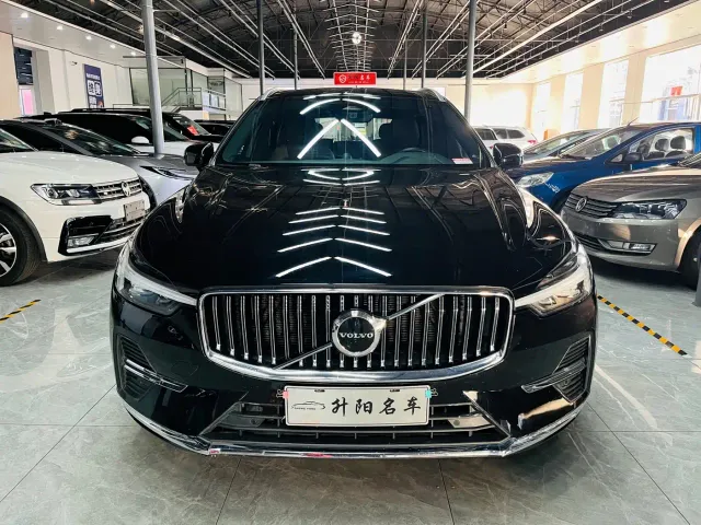 Volvo XC60 — Фото автомобиля 2