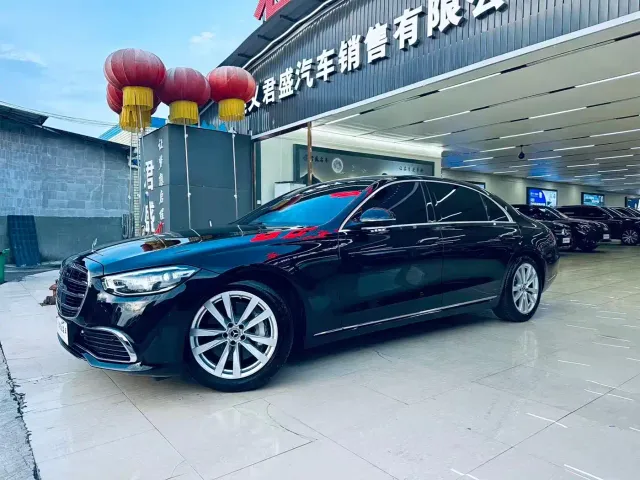 Фотография автомобиля — Mercedes-Benz S-Class