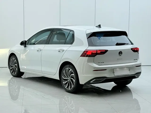 Volkswagen Golf — Фото автомобиля 13