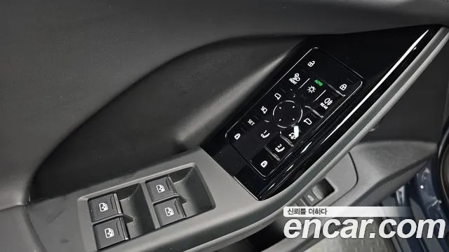 Audi Q6 e-tron — Фото автомобиля 18