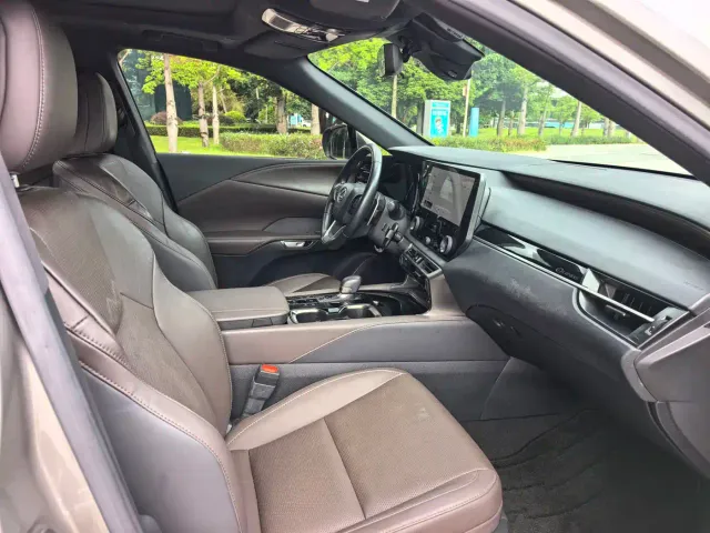 Lexus RX — Фото автомобиля 11
