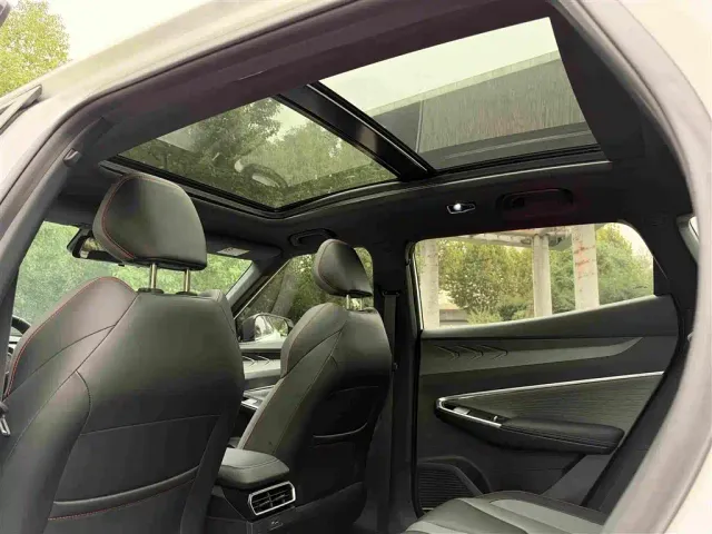 Geely Boyue — Фото автомобиля 30