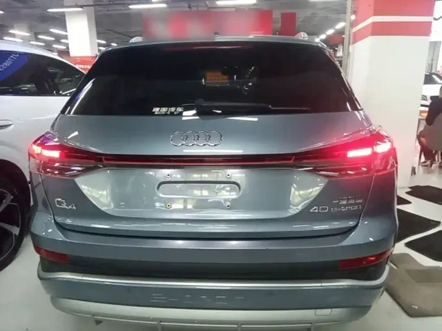 Audi Q4 e-tron — Фото автомобиля 5