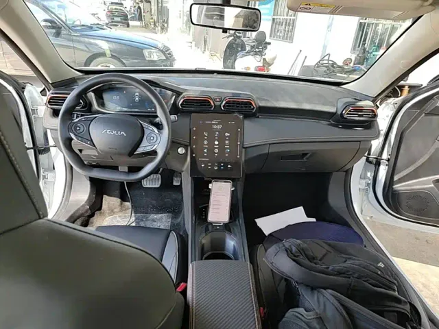 Dongfeng Yixuan — Фото автомобиля 9