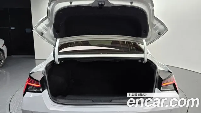 Hyundai Avante CN7 — Фото автомобиля 30
