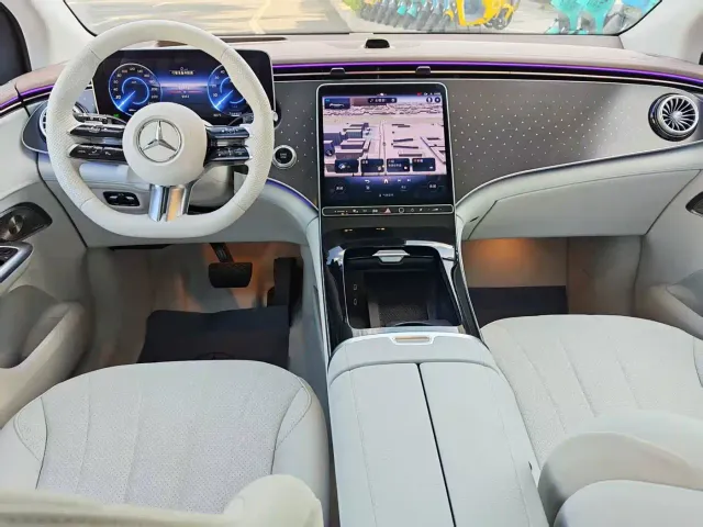 Mercedes-Benz EQE SUV — Фото автомобиля 8