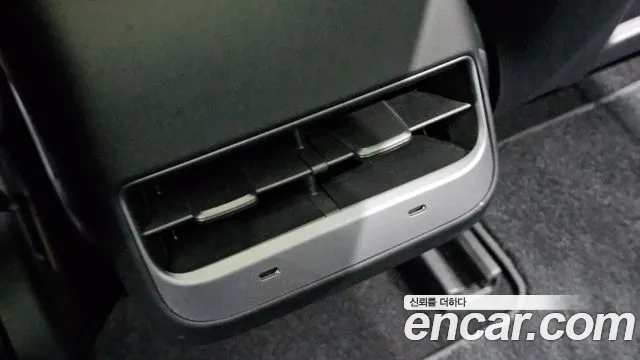 Tesla Model 3 — Фото автомобиля 27