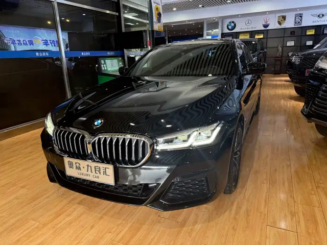Фотография автомобиля — BMW 5 Series