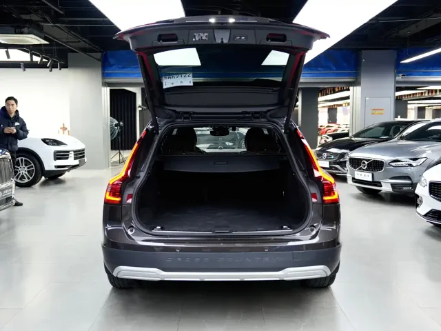 Volvo V90 — Фото автомобиля 18