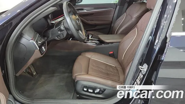BMW 5 Series G30 — Фото автомобиля 9