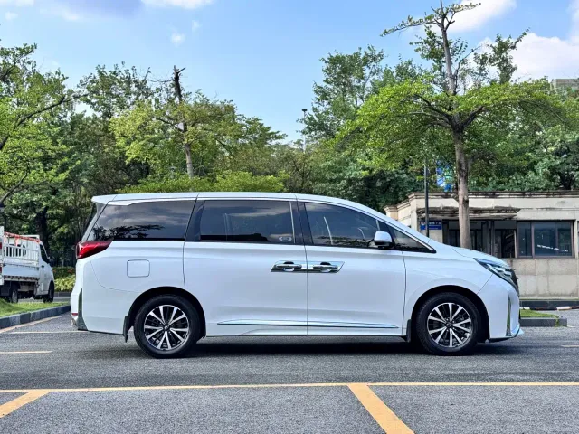 GAC Trumpchi M8 — Фото автомобиля 5