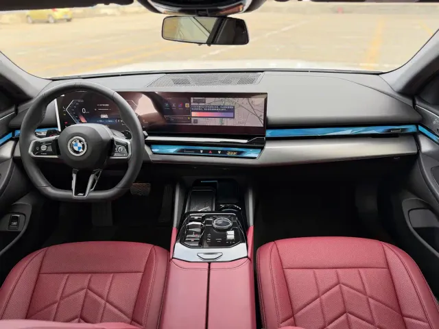 BMW 5 Series — Фото автомобиля 12