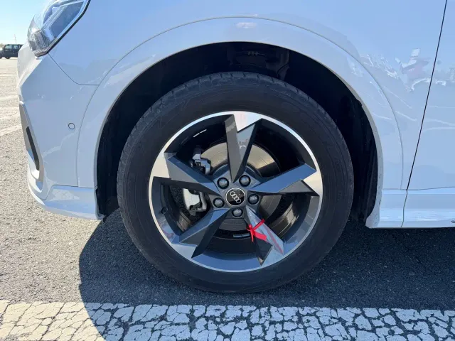 Audi Q3 — Фото автомобиля 14