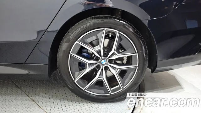 BMW 5 Series — Фото автомобиля 6