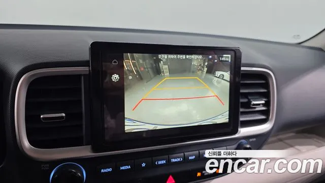 Hyundai Venue — Фото автомобиля 20