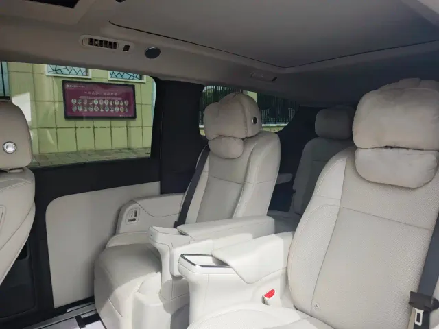 Li Auto MEGA — Фото автомобиля 6