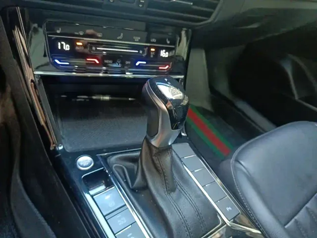Volkswagen Passat — Фото автомобиля 10