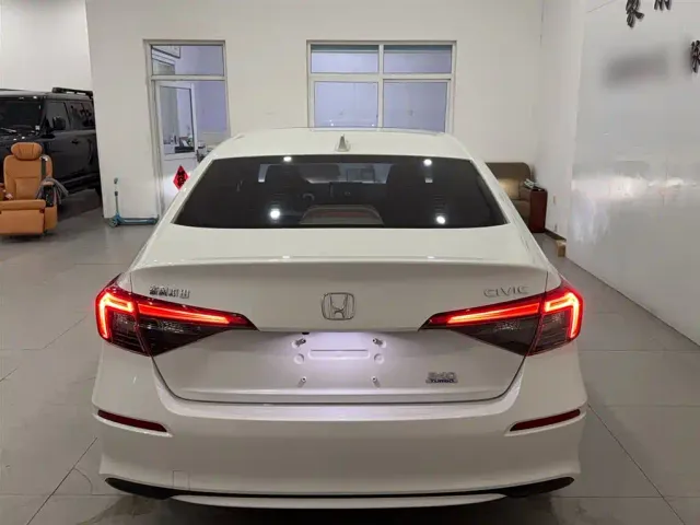 Honda Civic — Фото автомобиля 3