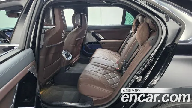 BMW 7 Series G70 — Фото автомобиля 12