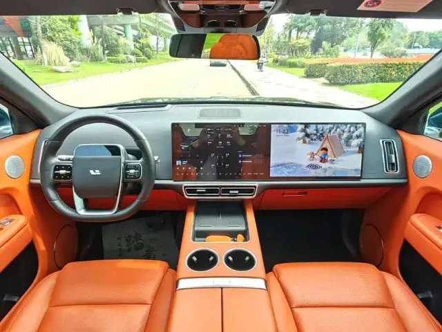 Li Auto L9 — Фото автомобиля 5