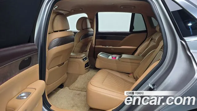 Genesis G90 Бензин 3.5 турбо AWD — Фото автомобиля 11