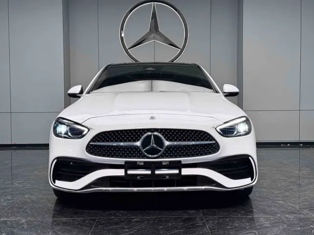 Mercedes-Benz C-Class — Фото автомобиля 2