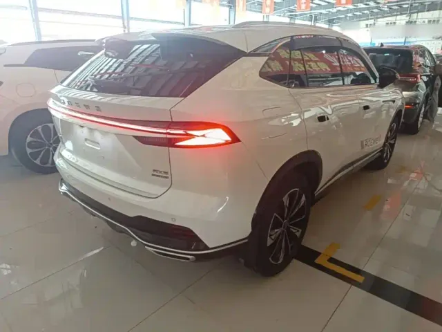 Roewe RX5 — Фото автомобиля 6