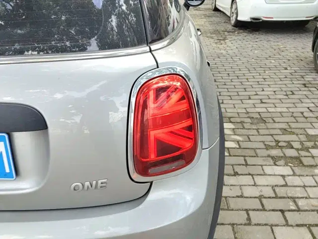 MINI Hatch — Фото автомобиля 7
