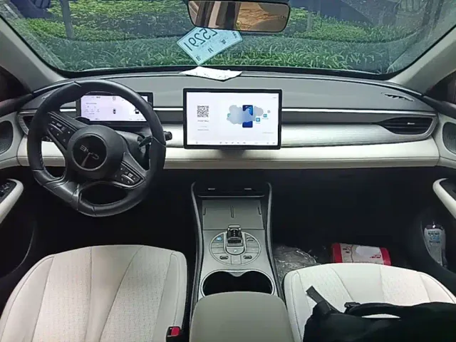 BYD Seal 05 DM-i — Фото автомобиля 9