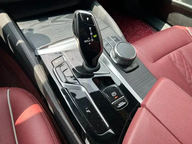 BMW 5 Series — Фото автомобиля 10