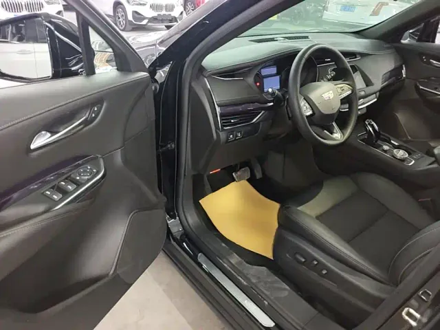 Cadillac XT4 — Фото автомобиля 15