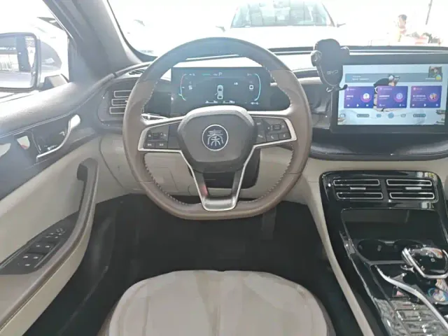 BYD Qin PLUS — Фото автомобиля 10